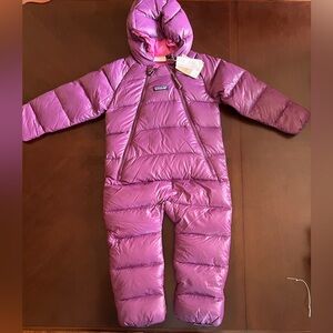 New Patagonia Hi-Loft Down Bunting
18-24 mos unisex